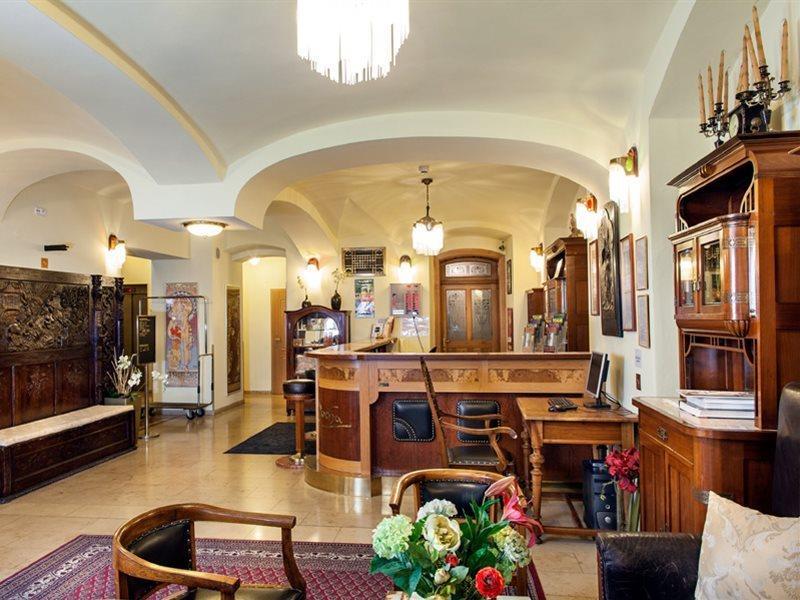 Mucha Hotel 4*