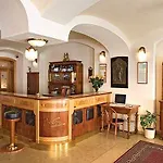 Hotel Mucha 