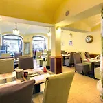 Hotel Mucha 